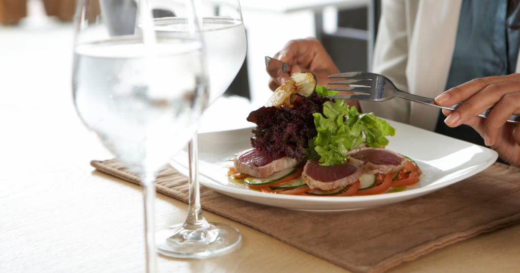 9 Tips on How to Manage Your Finances as a Small Business Owner don't go out to eat